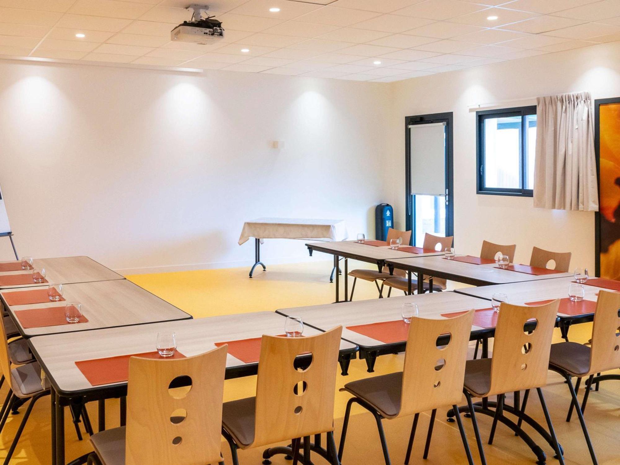 Ibis Styles Fougeres Hotel Beaucé Exterior foto